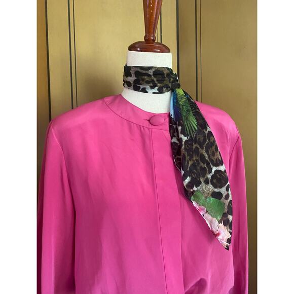 Vintage blouse in fuchsia by Evan Picone, size 8 - Picture 3 of 4